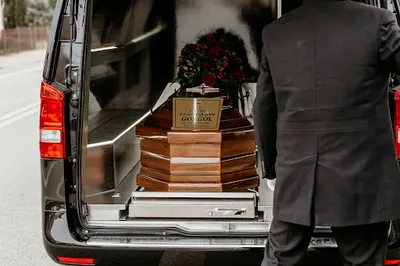 DOM POGRZEBOWY PTAK - zakład usług pogrzebowych, firma pogrzebowa